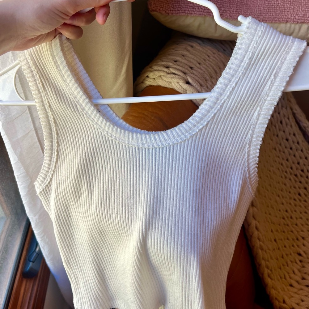 White crop - Picture 3 of 4